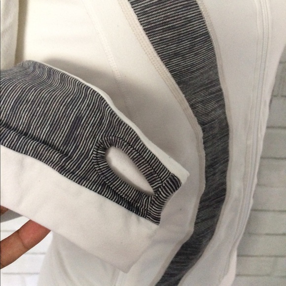 Lululemon women’s white/gray sweater size 2 - Picture 7 of 8